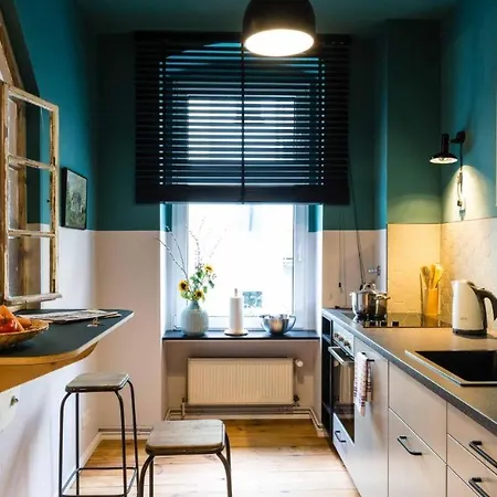 Apartment One Bedroom With Balcony H12 *